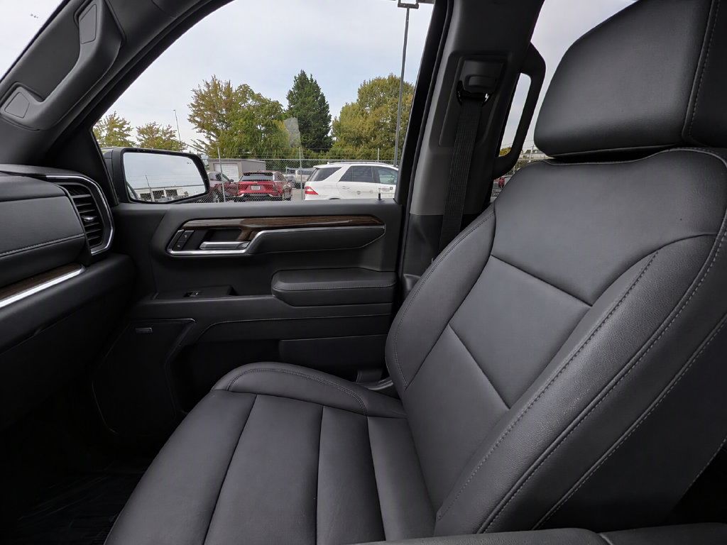 Used 2025 Chevrolet Silverado 1500 RST AWD/4WD image 14