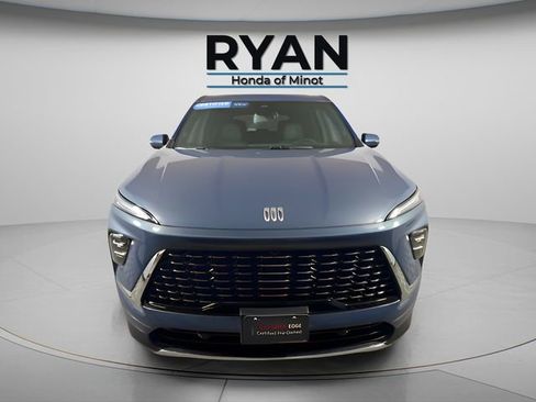 Used 2025 Buick Enclave Avenir AWD/4WD image 9