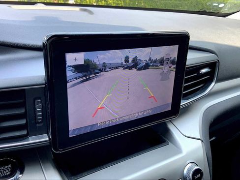 Used 2022 Ford Explorer XLT w/ Equipment Group 202A image 26