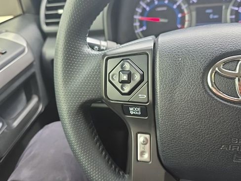 Certified 2018 Toyota 4Runner SR5 AWD/4WD image 25