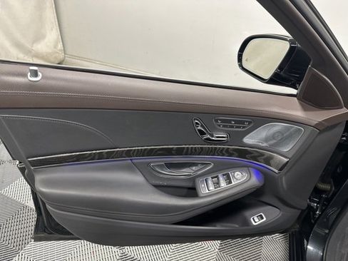 Used 2019 Mercedes-Benz S 560 4MATIC Sedan image 15