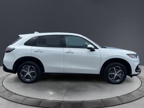 Certified 2024 Honda HR-V EX-L image 6