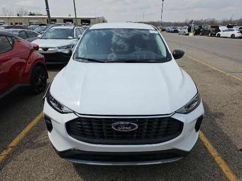 Used 2025 Ford Escape Active FWD image 2
