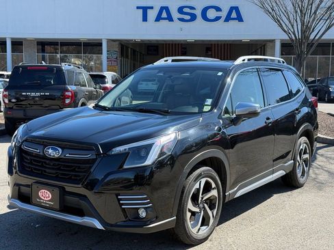 Used 2023 Subaru Forester Touring image 1