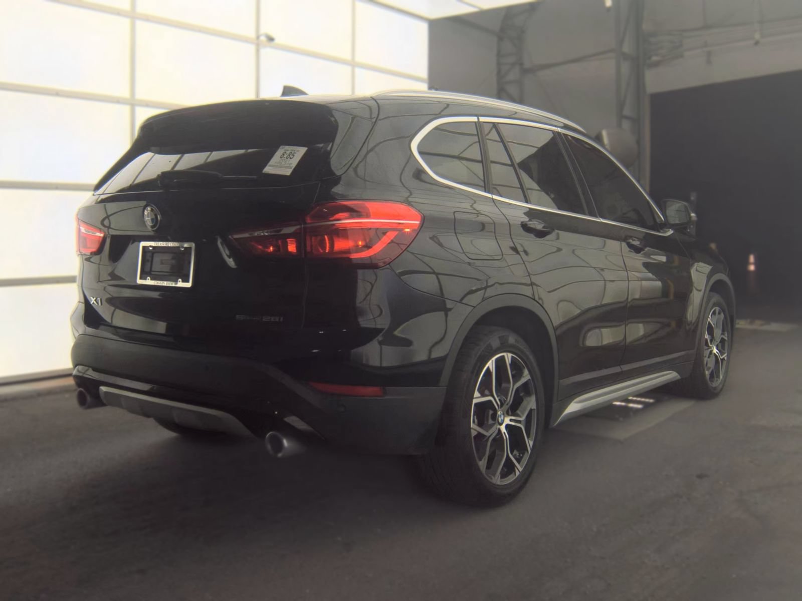 Used 2021 BMW X1 sDrive28i w/ Convenience Package FWD image 3