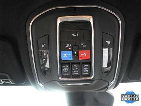 Used 2025 Jeep Grand Cherokee Limited w/ Luxury Tech Group II image 22