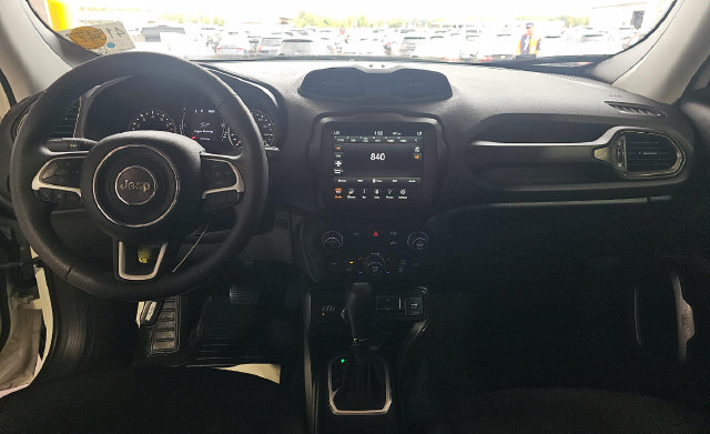 Used 2023 Jeep Renegade Latitude AWD/4WD image 7