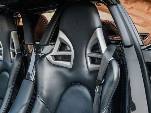 Used 2005 Porsche Carrera GT image 25