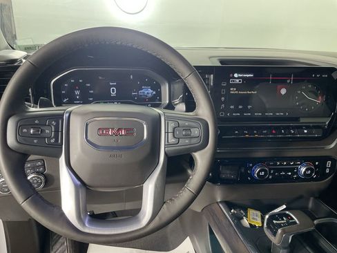 Used 2025 GMC Sierra 1500 SLT w/ SLT Premium Plus Package image 11