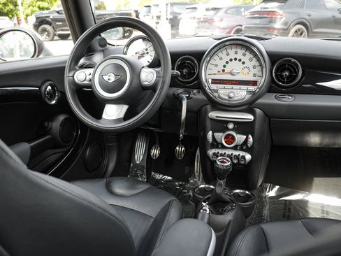 Used 2009 MINI Cooper John Cooper Works FWD image 32