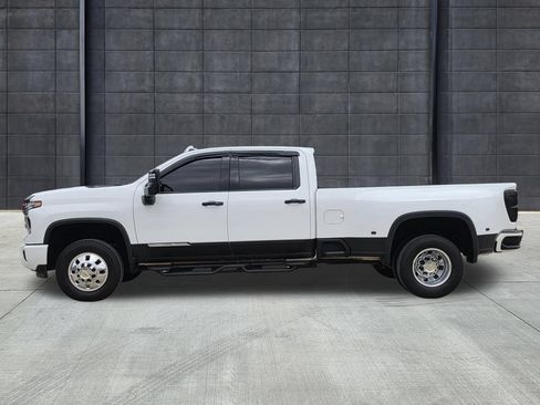 Used 2024 Chevrolet Silverado 3500 High Country w/ Technology Package AWD/4WD image 2