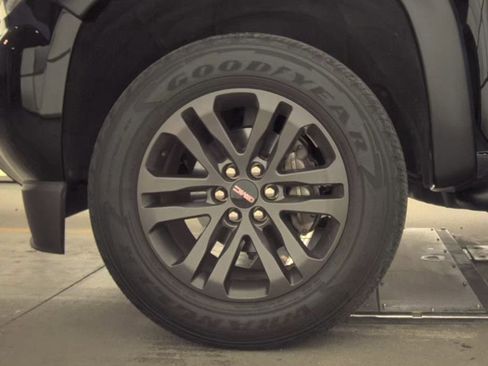 Used 2019 GMC Canyon SLE w/ Driver Alert Package image 10