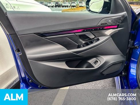 Used 2026 BMW M5 w/ Executive Package image 35