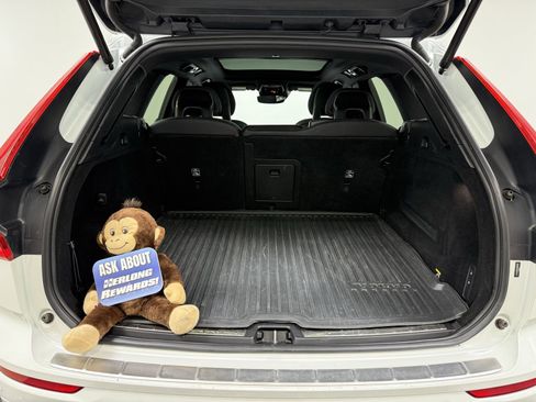 Used 2018 Volvo XC60 T6 R-Design w/ Convenience Package image 8