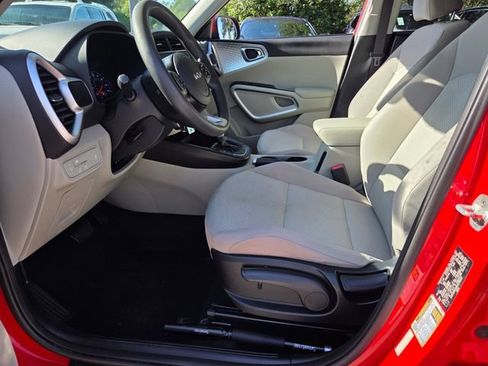 Used 2022 Kia Soul LX w/ Technology Package FWD image 11