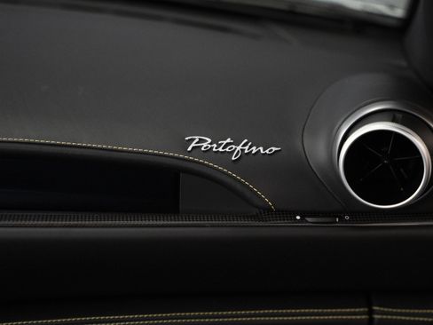 Used 2019 Ferrari Portofino image 36