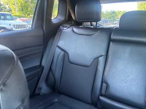 Used 2025 Jeep Compass Trailhawk AWD/4WD image 38