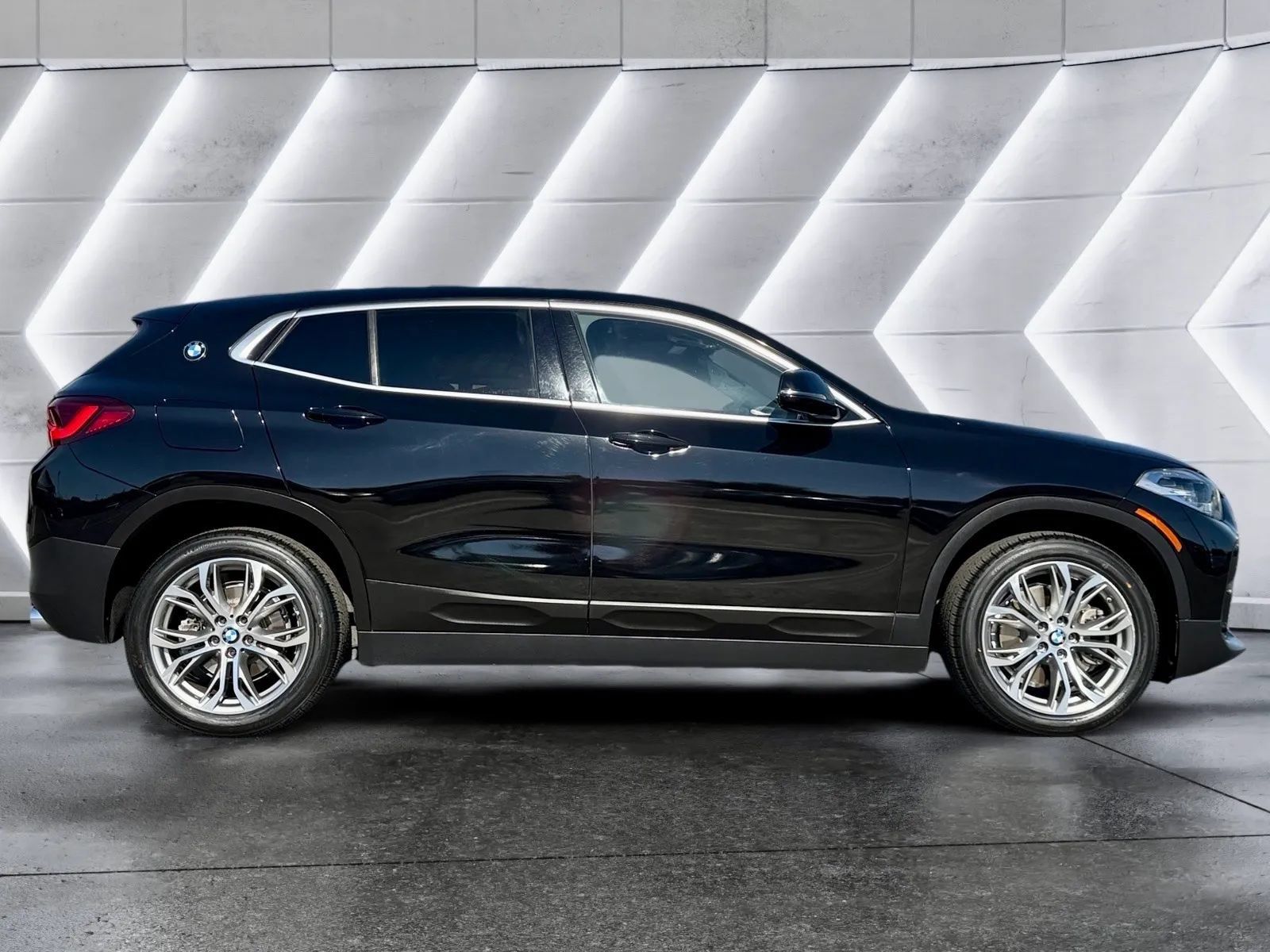 Used 2022 BMW X2 xDrive28i w/ Convenience Package AWD/4WD image 4