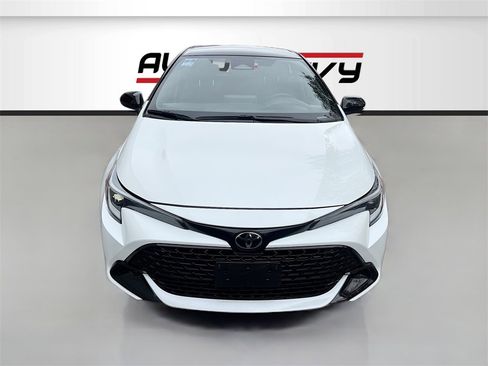 Used 2025 Toyota Corolla Hatchback image 2