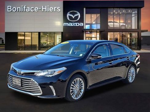 Used 2018 Toyota Avalon Limited image 2