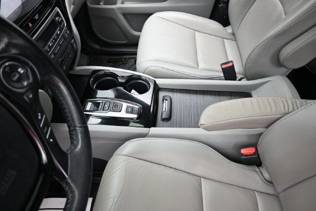 Used 2016 Honda Pilot Touring image 28