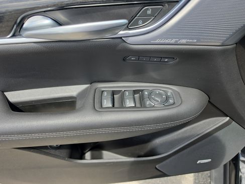 Used 2023 Cadillac XT5 Premium Luxury FWD image 17