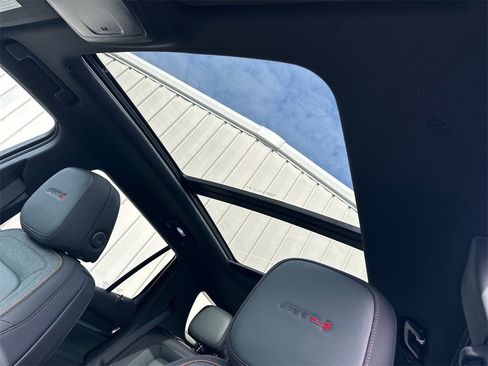 New 2026 GMC Terrain AT4 w/ Convenience Package III image 31