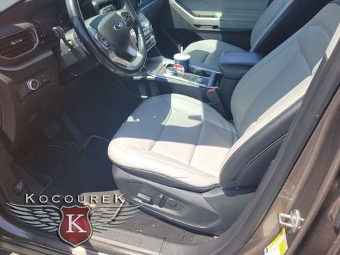 Used 2021 Ford Explorer XLT w/ Equipment Group 202A AWD/4WD image 6