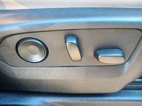 Used 2024 Chevrolet Suburban Premier image 37