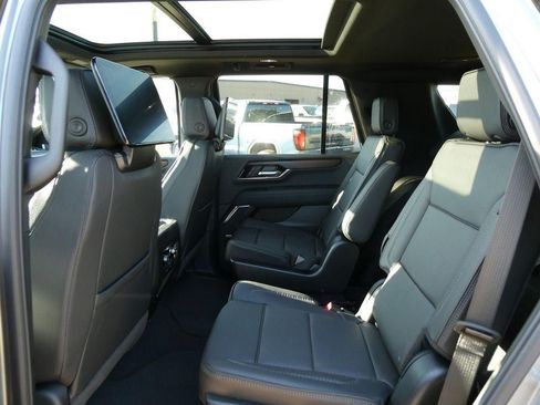 New 2026 GMC Yukon Denali w/ Denali Reserve Package AWD/4WD image 14