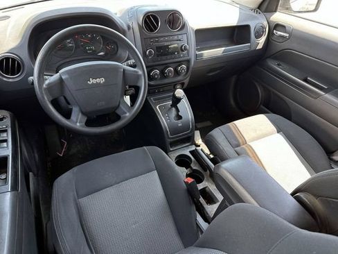 Used 2010 Jeep Patriot Sport FWD image 9