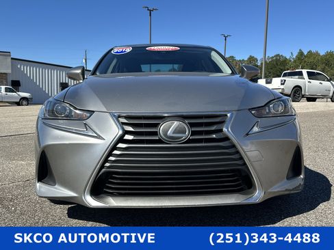Used 2018 Lexus IS 300 w/ Accessory Package 2 image 8