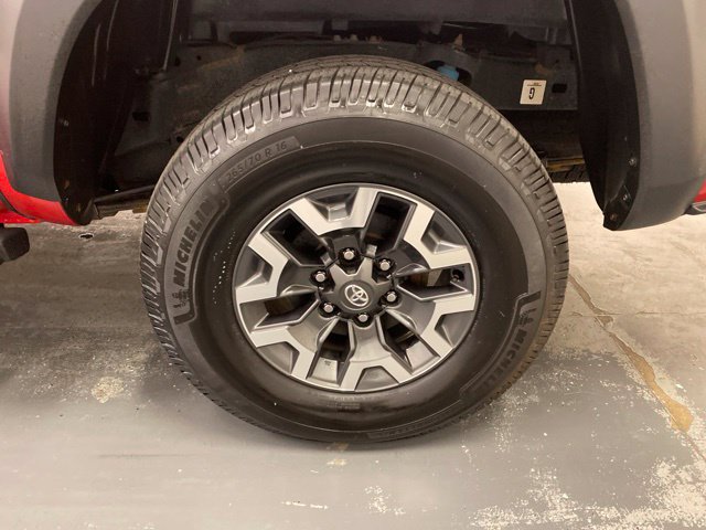 Used 2022 Toyota Tacoma TRD Off-Road w/ Technology Package AWD/4WD image 29