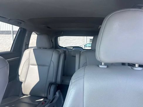 Used 2018 Toyota Highlander Limited AWD/4WD image 26