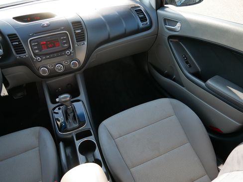 Used 2018 Kia Forte LX FWD image 11