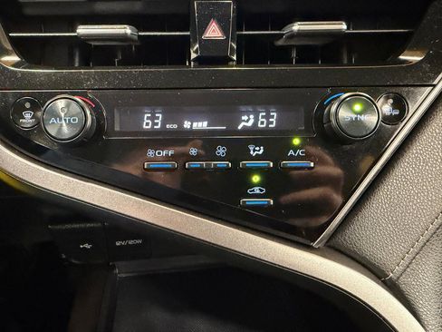 Used 2024 Toyota Camry SE image 21