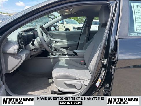 Used 2024 Hyundai Elantra SEL FWD image 10