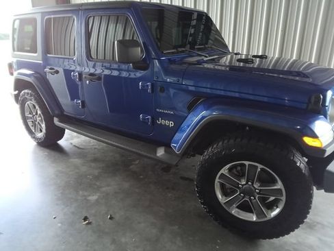 Used 2020 Jeep Wrangler Unlimited Sahara AWD/4WD image 6