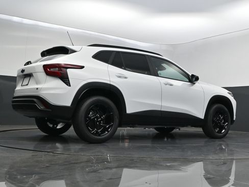 New 2026 Chevrolet Trax LT w/ Driver Confidence Package FWD image 40