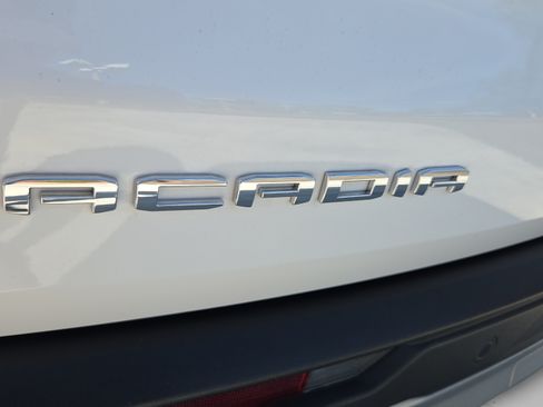 Used 2026 GMC Acadia Elevation w/ Elevation Premium Package FWD image 30