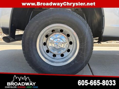 New 2026 RAM 3500 Laramie AWD/4WD image 10