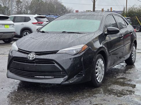 Used 2017 Toyota Corolla LE image 2
