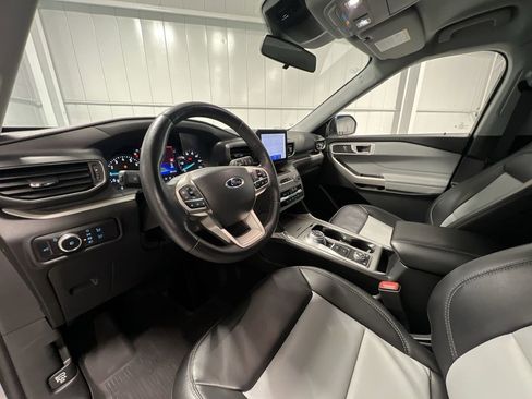 Used 2023 Ford Explorer XLT w/ Equipment Group 202A image 13