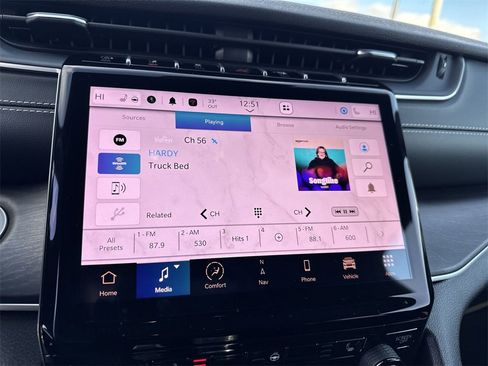 Used 2025 Jeep Grand Cherokee L Limited w/ Black Appearance Package image 16