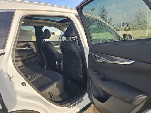New 2025 INFINITI QX50 Luxe image 14