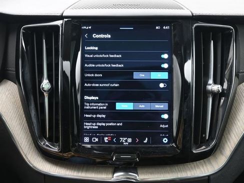 Used 2022 Volvo XC60 B5 Inscription w/ Advanced Package image 18