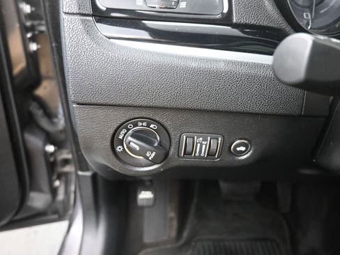 Used 2017 Chrysler 300 S w/ 300S Premium Group image 33