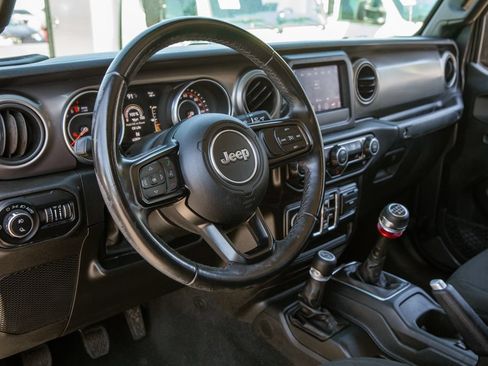 Used 2020 Jeep Gladiator Sport w/ Quick Order Package 23S AWD/4WD image 10