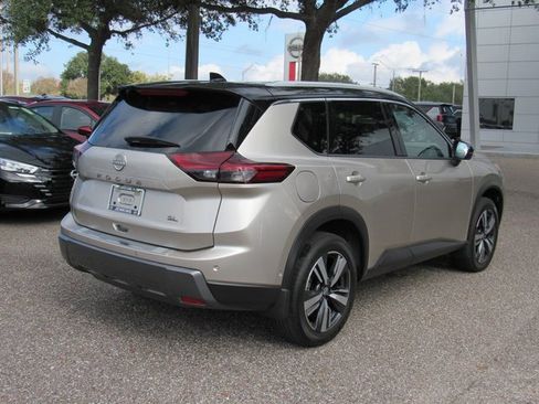 Certified 2025 Nissan Rogue SL w/ SL Premium Package image 4
