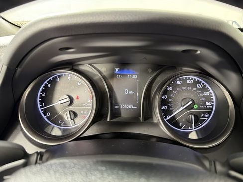 Used 2022 Toyota Camry SE FWD image 11